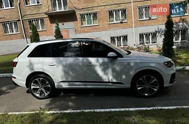 Внедорожник / Кроссовер Audi Q7 2021 в 
