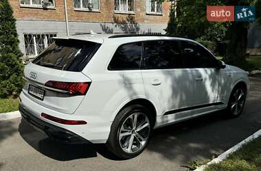 Внедорожник / Кроссовер Audi Q7 2021 в 