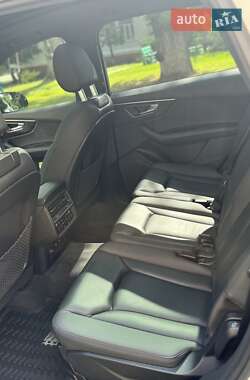 Внедорожник / Кроссовер Audi Q7 2021 в 