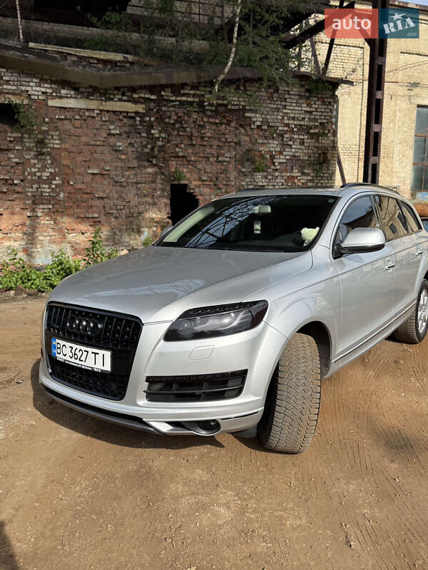 Позашляховик / Кросовер Audi Q7 2014 в 