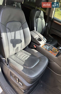 Позашляховик / Кросовер Audi Q7 2014 в 