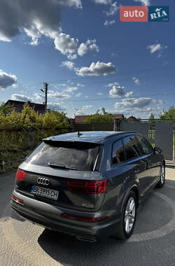Внедорожник / Кроссовер Audi Q7 2018 в 