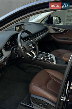 Внедорожник / Кроссовер Audi Q7 2019 в 