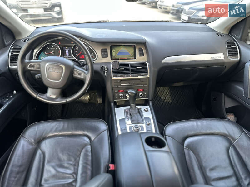 Позашляховик / Кросовер Audi Q7 2009 в Рівному