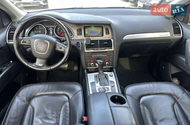 Внедорожник / Кроссовер Audi Q7 2009 в 