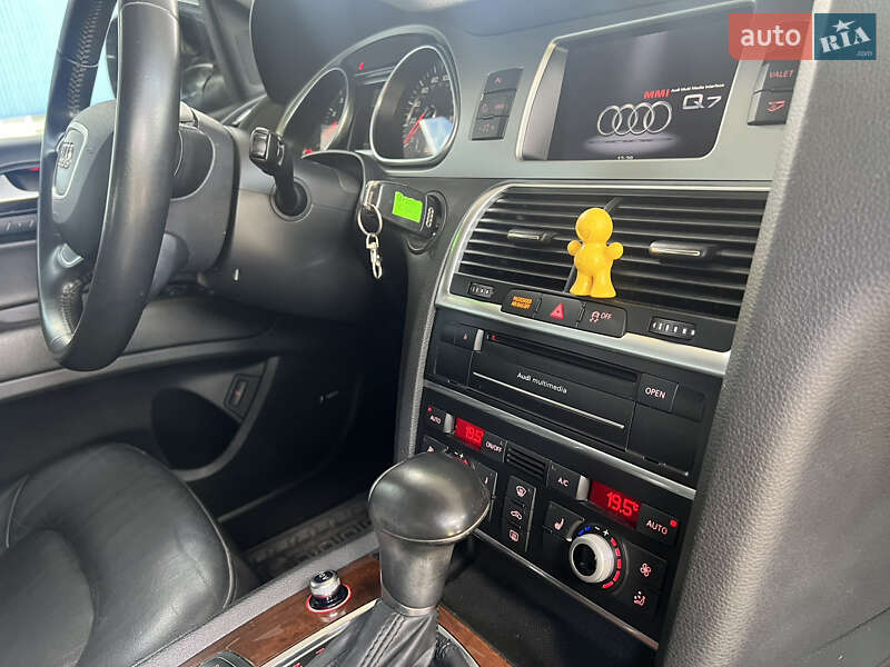 Внедорожник / Кроссовер Audi Q7 2015 в Львове