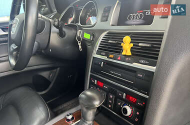 Позашляховик / Кросовер Audi Q7 2015 в 