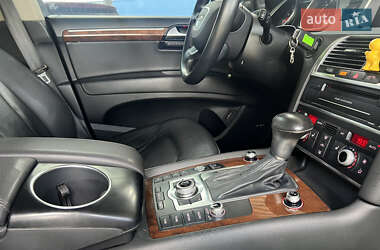 Позашляховик / Кросовер Audi Q7 2015 в 