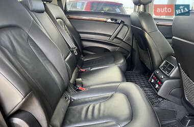 Позашляховик / Кросовер Audi Q7 2015 в 