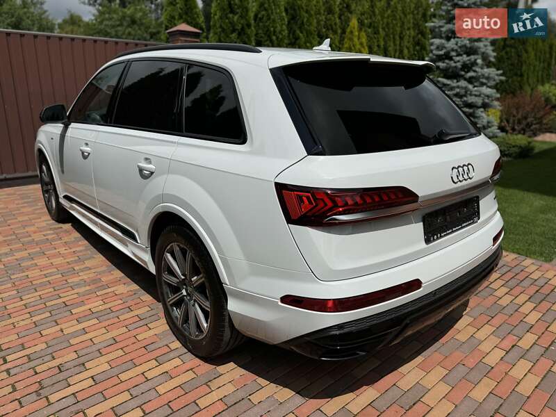 Внедорожник / Кроссовер Audi Q7 2020 в Киеве