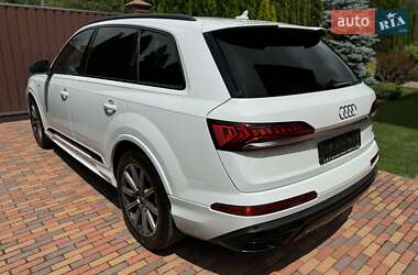 Внедорожник / Кроссовер Audi Q7 2020 в 
