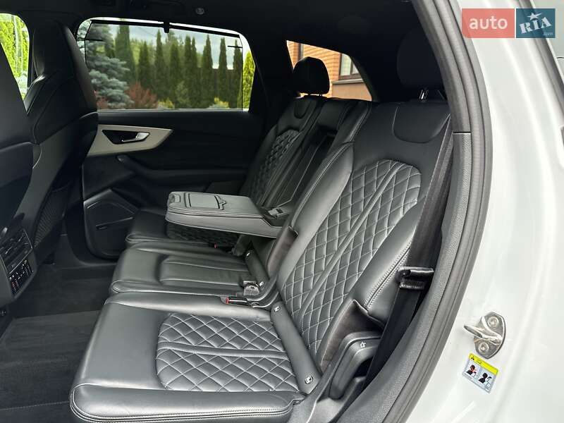 Внедорожник / Кроссовер Audi Q7 2020 в Киеве