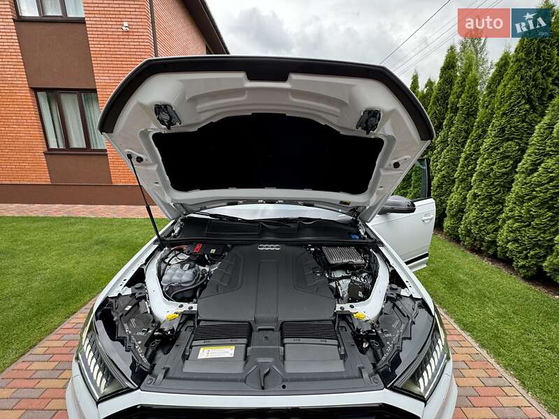 Внедорожник / Кроссовер Audi Q7 2020 в Киеве