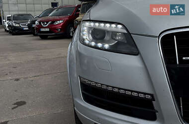 Внедорожник / Кроссовер Audi Q7 2010 в 