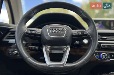 Внедорожник / Кроссовер Audi Q7 2017 в 