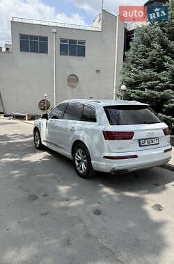 Внедорожник / Кроссовер Audi Q7 2016 в 