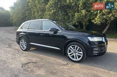 Внедорожник / Кроссовер Audi Q7 2017 в 