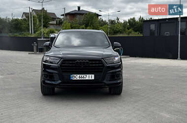 Внедорожник / Кроссовер Audi Q7 2016 в 