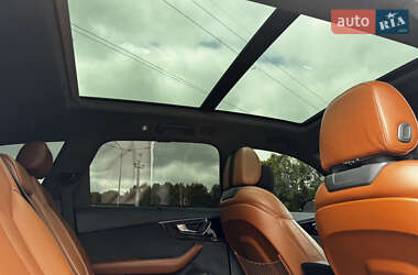 Внедорожник / Кроссовер Audi Q7 2016 в 
