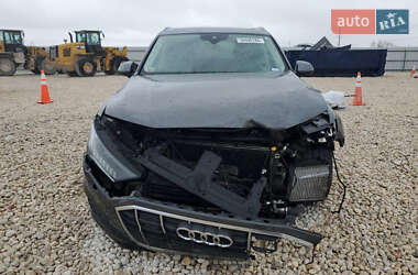 Позашляховик / Кросовер Audi Q7 2020 в 