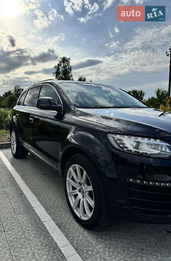 Внедорожник / Кроссовер Audi Q7 2015 в 