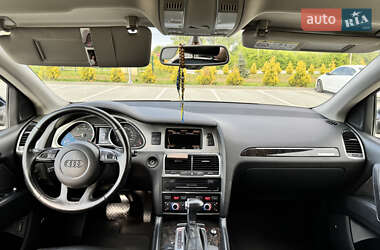 Внедорожник / Кроссовер Audi Q7 2015 в 