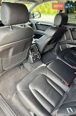 Внедорожник / Кроссовер Audi Q7 2015 в 