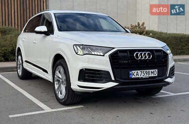 Внедорожник / Кроссовер Audi Q7 2022 в 