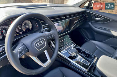 Внедорожник / Кроссовер Audi Q7 2022 в 