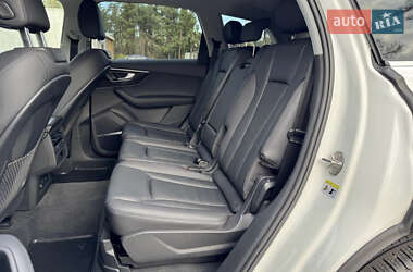 Внедорожник / Кроссовер Audi Q7 2022 в 