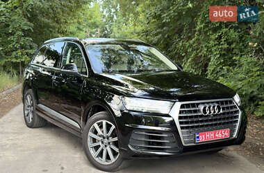 Внедорожник / Кроссовер Audi Q7 2017 в 