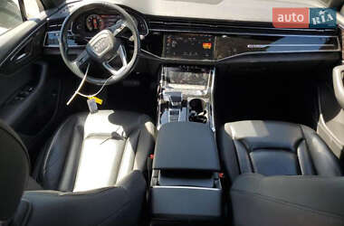 Внедорожник / Кроссовер Audi Q7 2020 в 