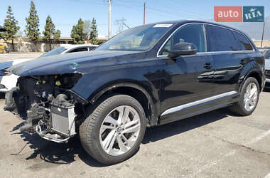 Внедорожник / Кроссовер Audi Q7 2020 в 