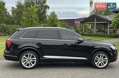 Внедорожник / Кроссовер Audi Q7 2017 в 
