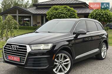 Внедорожник / Кроссовер Audi Q7 2017 в 
