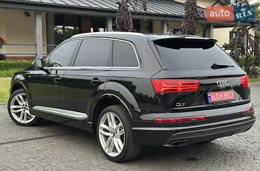 Внедорожник / Кроссовер Audi Q7 2017 в 