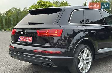 Внедорожник / Кроссовер Audi Q7 2017 в 
