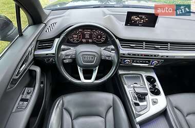 Внедорожник / Кроссовер Audi Q7 2017 в 