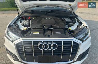 Внедорожник / Кроссовер Audi Q7 2020 в 