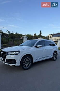 Позашляховик / Кросовер Audi Q7 2017 в 