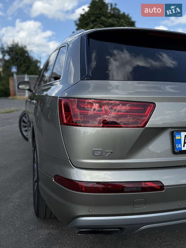 Внедорожник / Кроссовер Audi Q7 2016 в Виннице