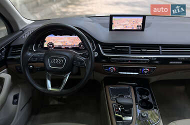Позашляховик / Кросовер Audi Q7 2016 в 