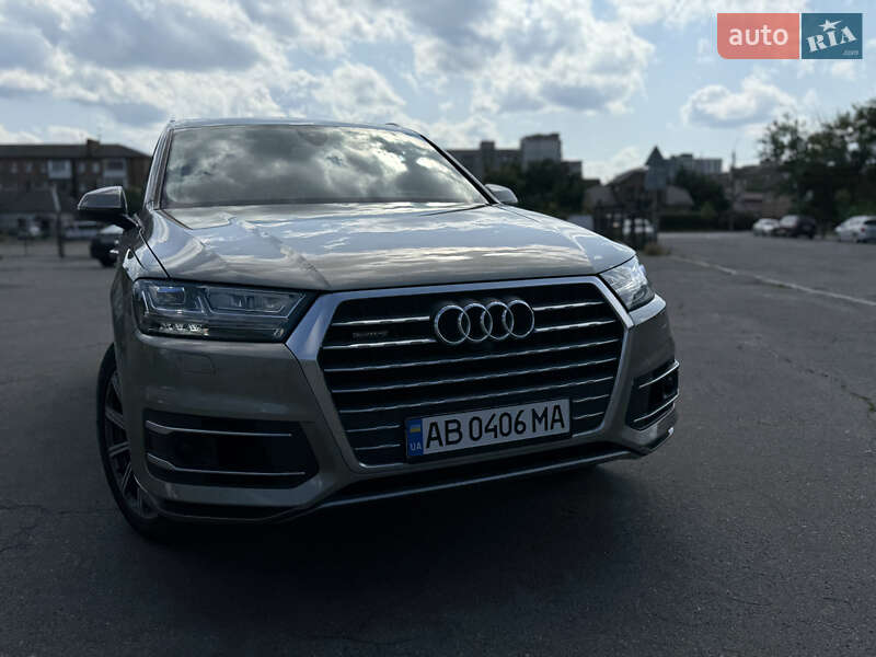 Внедорожник / Кроссовер Audi Q7 2016 в Виннице