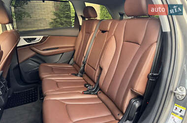 Внедорожник / Кроссовер Audi Q7 2017 в 