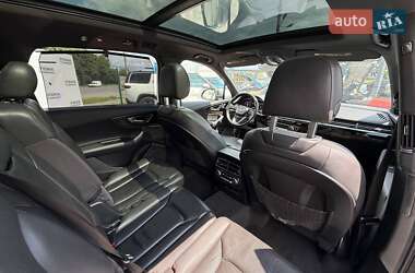 Внедорожник / Кроссовер Audi Q7 2017 в 