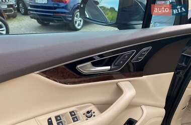 Внедорожник / Кроссовер Audi Q7 2016 в 