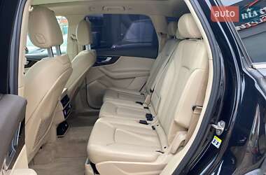 Внедорожник / Кроссовер Audi Q7 2016 в 
