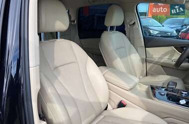 Внедорожник / Кроссовер Audi Q7 2016 в 