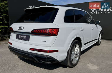 Внедорожник / Кроссовер Audi Q7 2022 в 