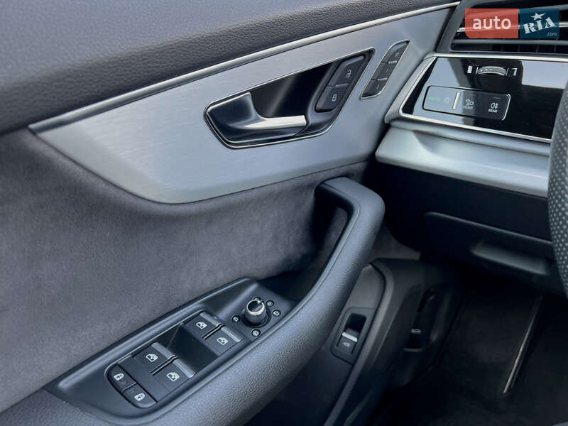 Позашляховик / Кросовер Audi Q7 2022 в Львові